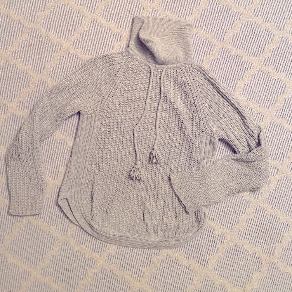 Chunky gray knit sweater